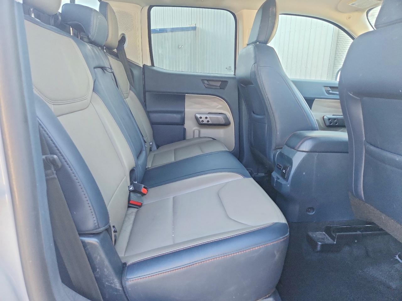 2025 FORD MAVERICK LARIAT photo 19