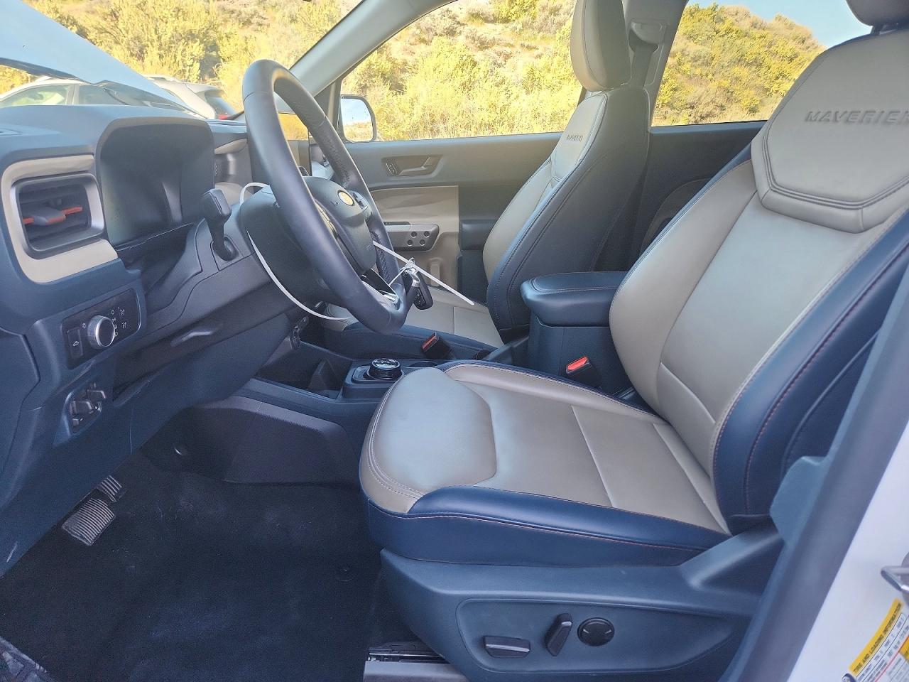 2025 FORD MAVERICK LARIAT photo 13