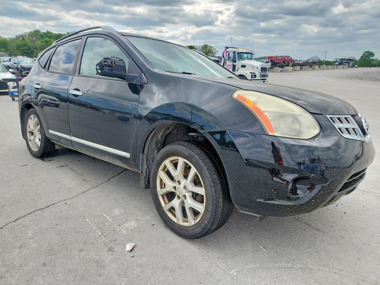 2013 NISSAN ROGUE S photo 4