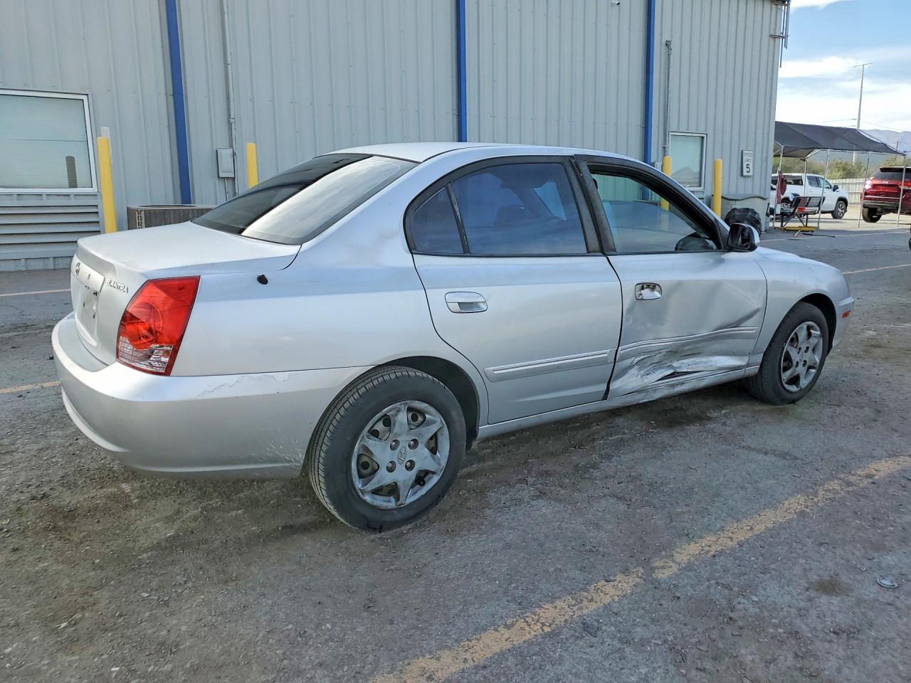 2004 HYUNDAI ELANTRA GLS photo 5