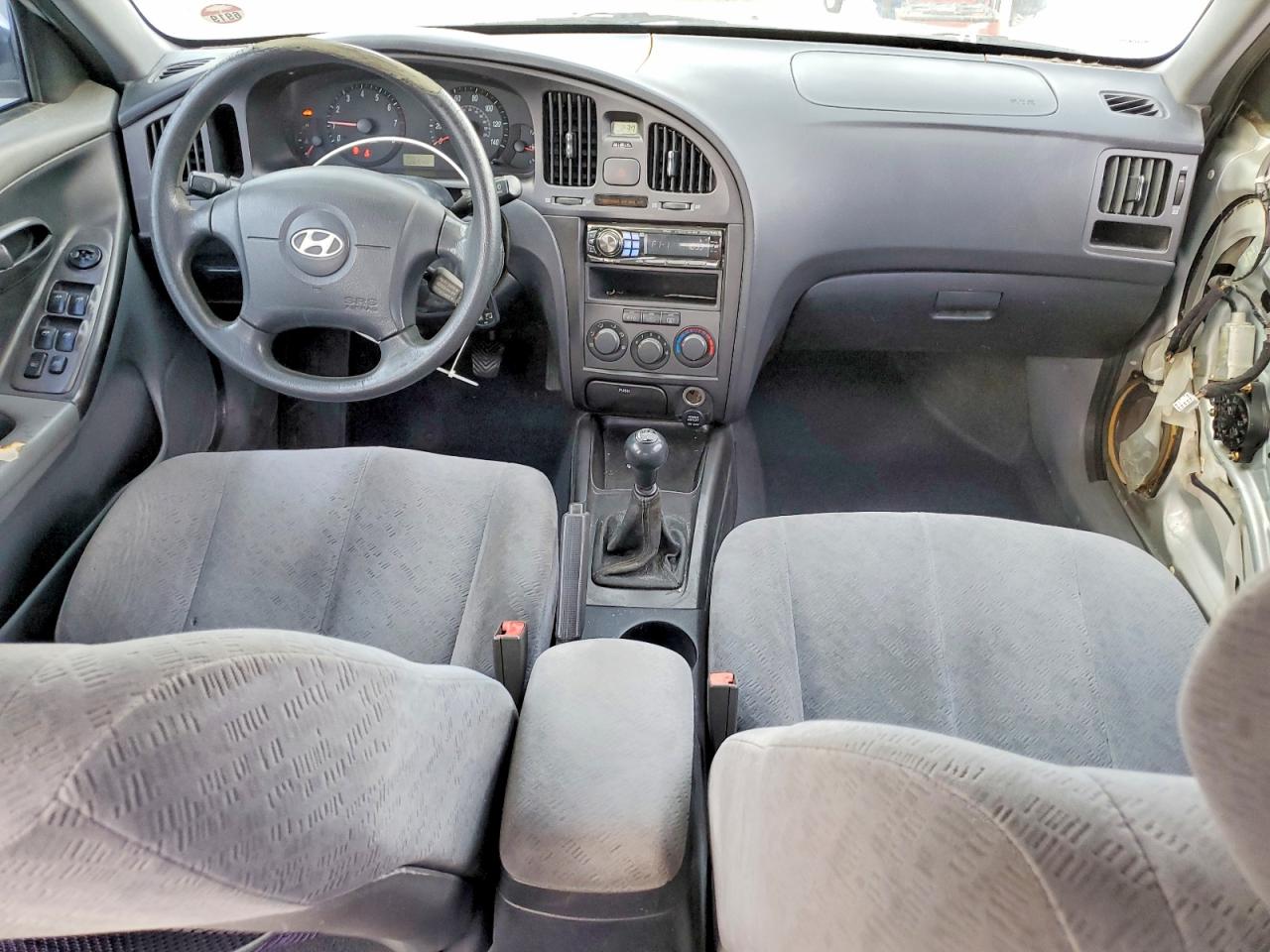 2004 HYUNDAI ELANTRA GLS photo 15