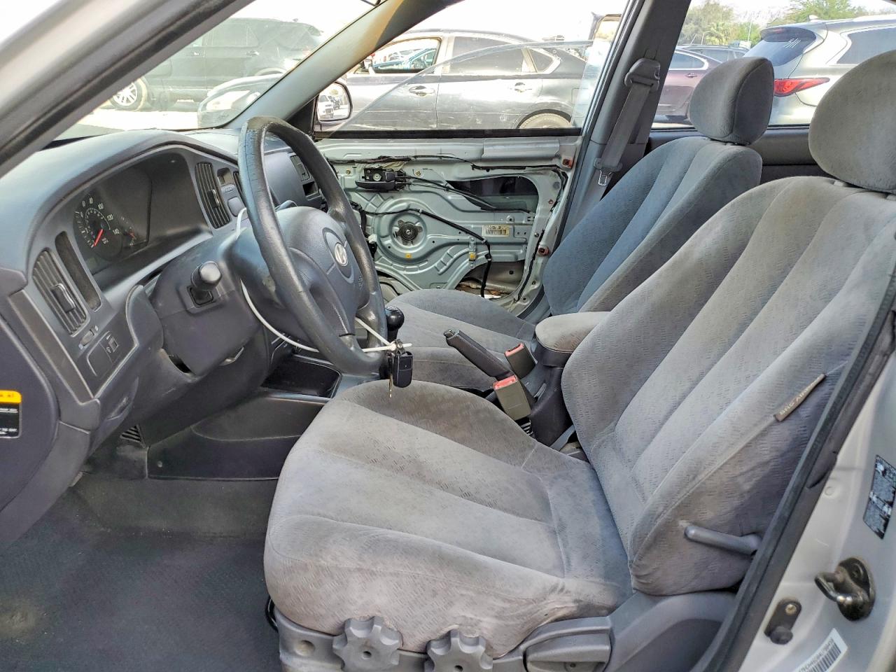 2004 HYUNDAI ELANTRA GLS photo 13