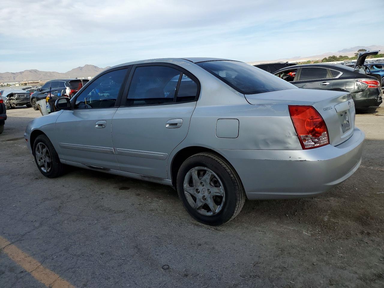 2004 HYUNDAI ELANTRA GLS photo 3