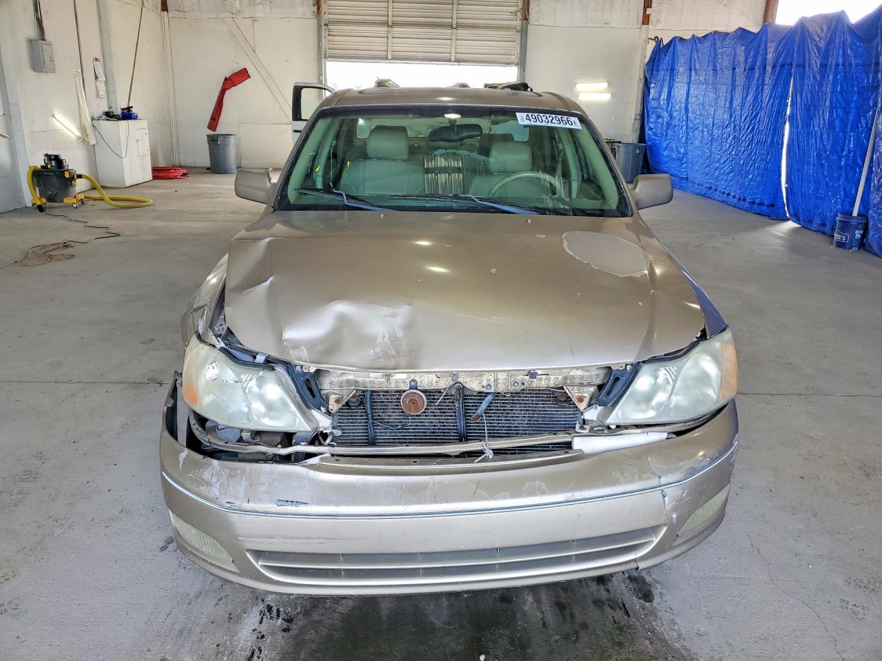 2000 TOYOTA AVALON photo 9