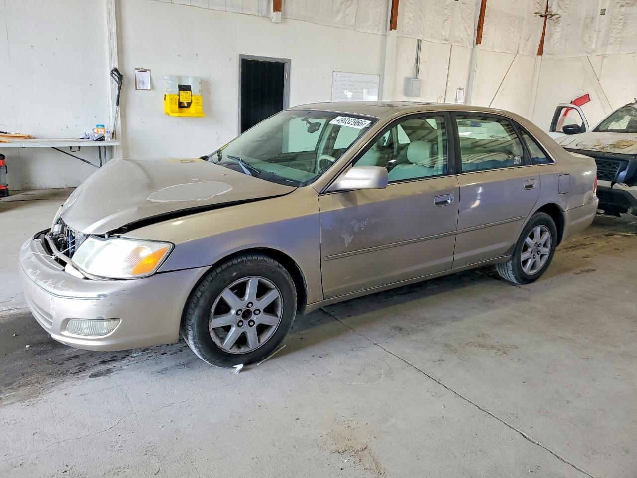 2000 TOYOTA AVALON