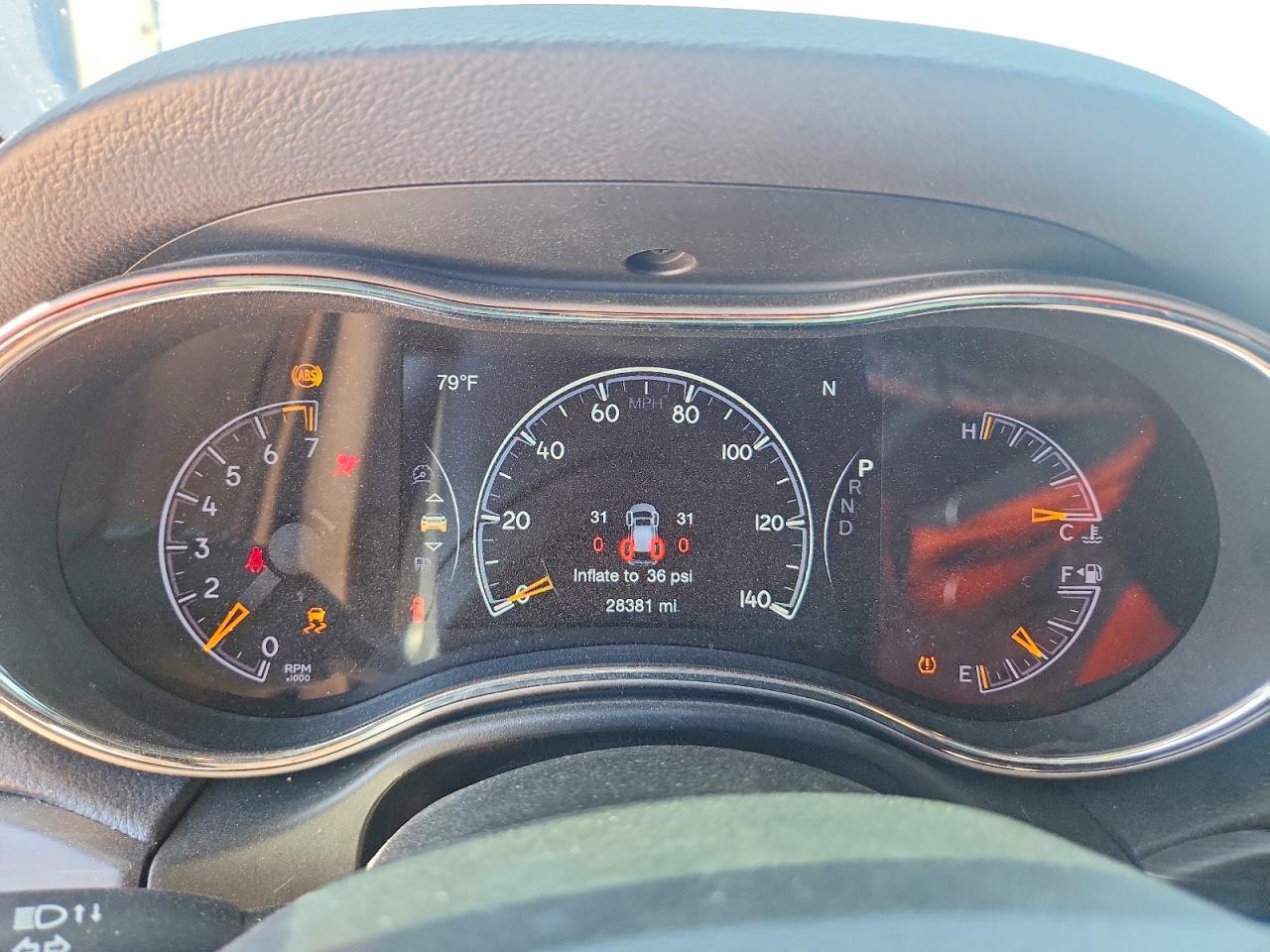 2020 JEEP GRAND CHEROKEE LAREDO photo 17