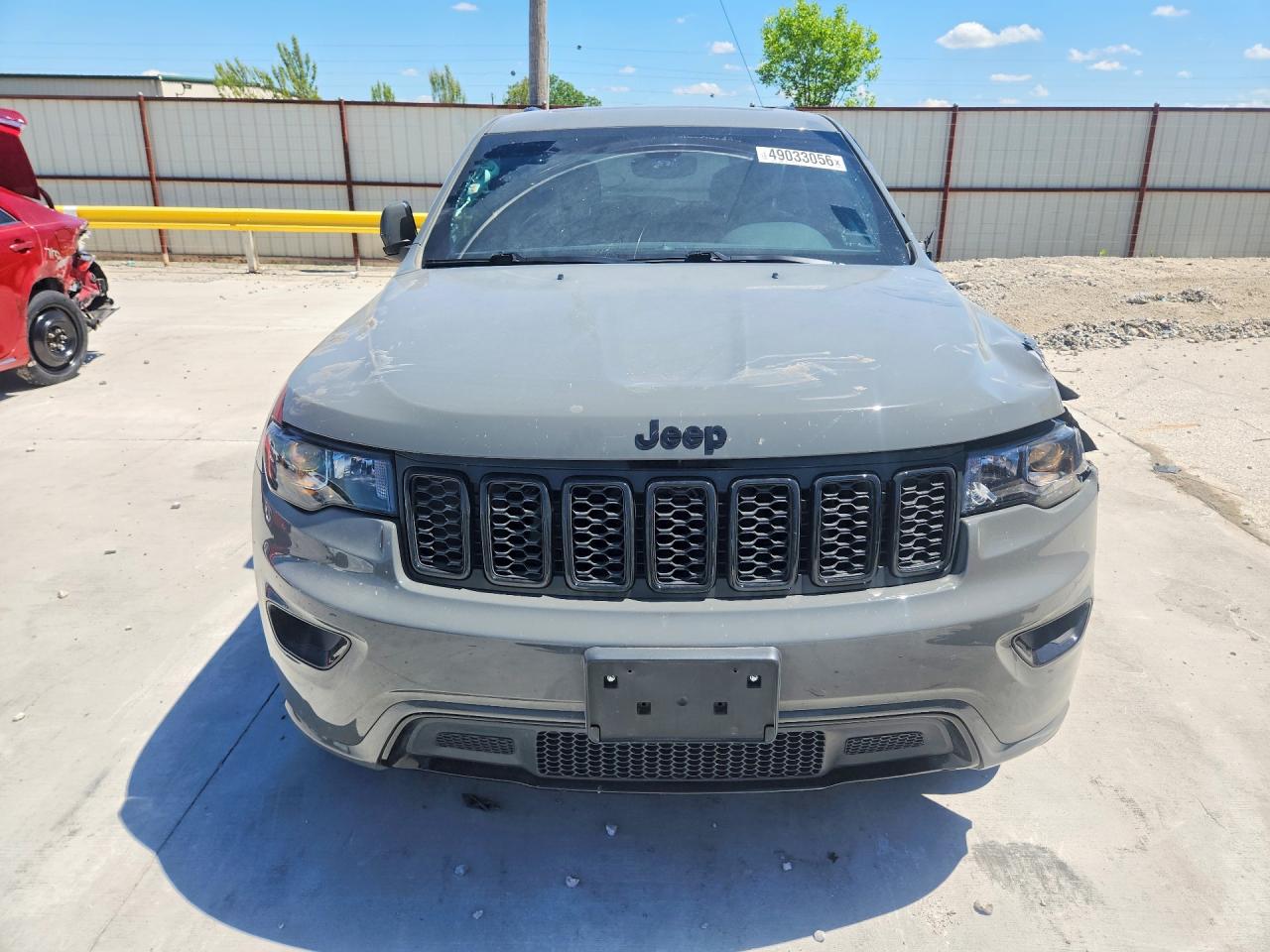 2020 JEEP GRAND CHEROKEE LAREDO photo 9