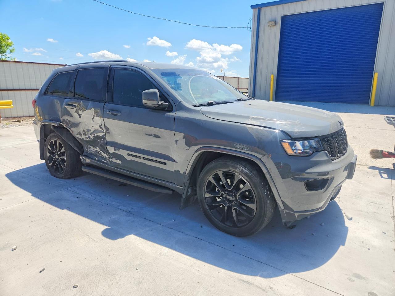 2020 JEEP GRAND CHEROKEE LAREDO photo 7