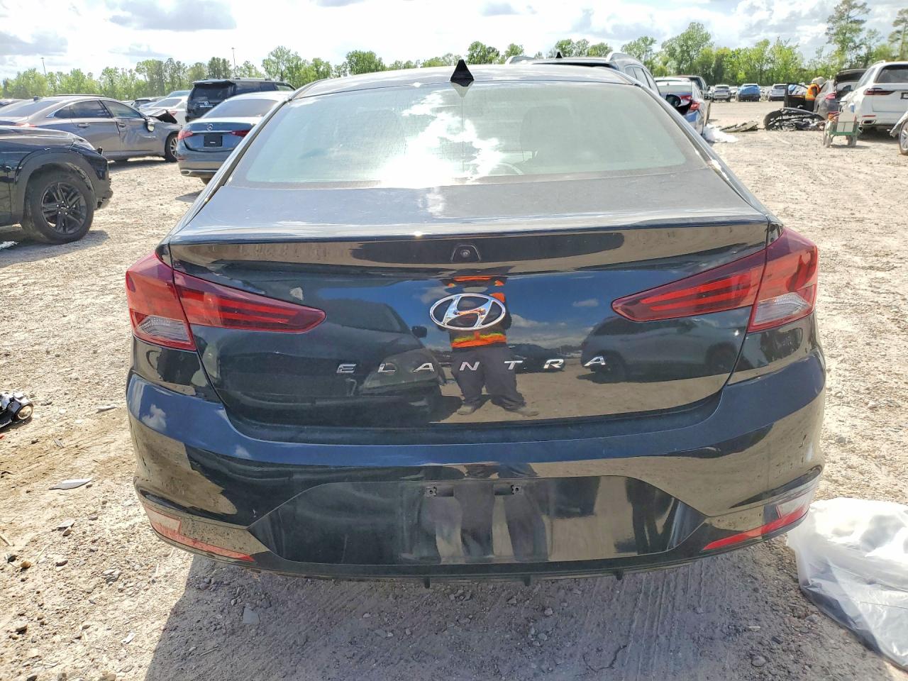 2020 HYUNDAI ELANTRA SEL photo 16