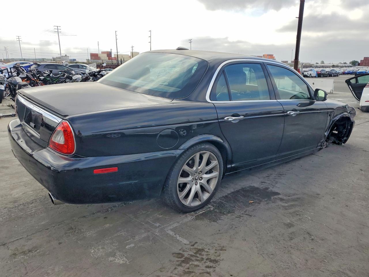 2008 JAGUAR XJ8 photo 7