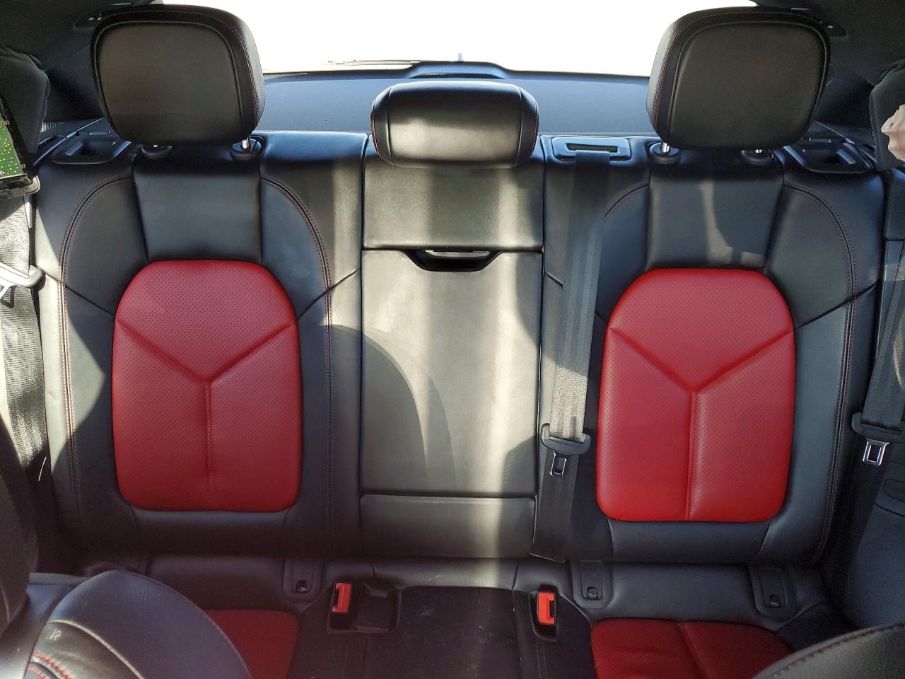 2018 PORSCHE MACAN photo 10
