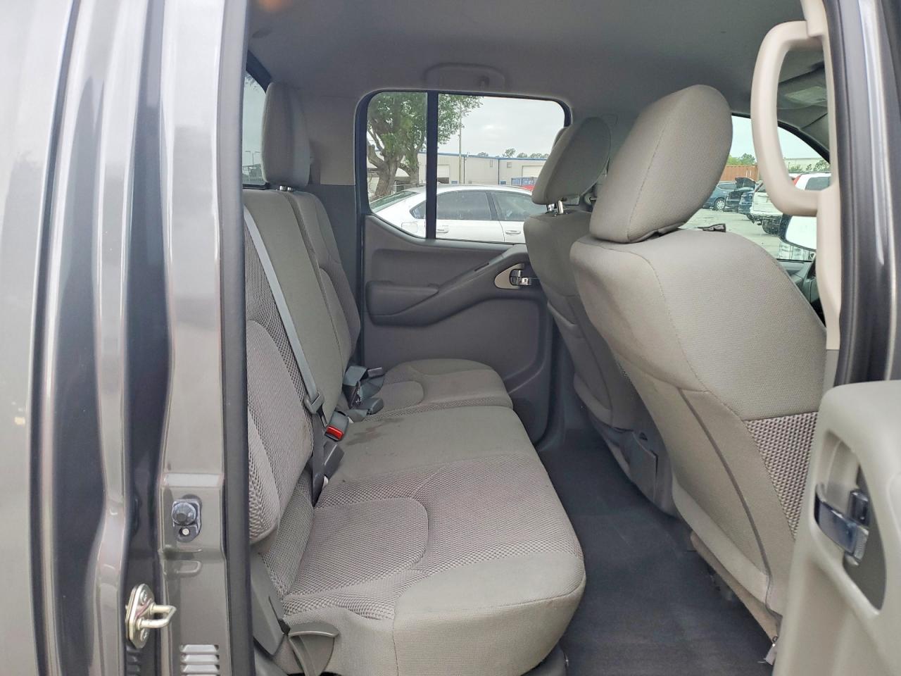 2019 NISSAN FRONTIER SV photo 28
