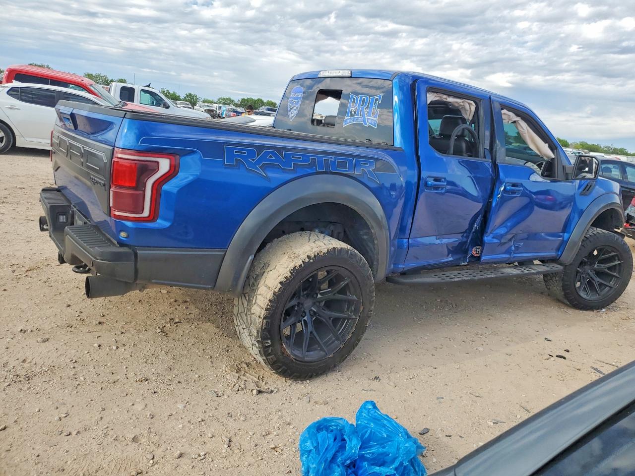 2017 FORD F150 RAPTOR photo 3