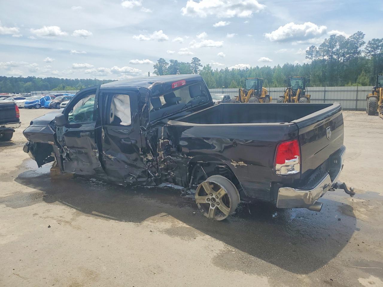 2019 RAM 1500 CLASSIC TRADESMAN photo 2