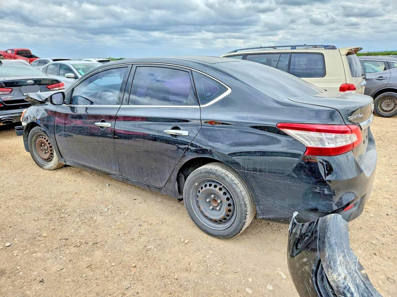 2015 NISSAN SENTRA S photo 4