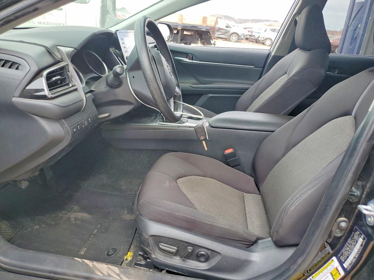 2021 TOYOTA CAMRY LE photo 13