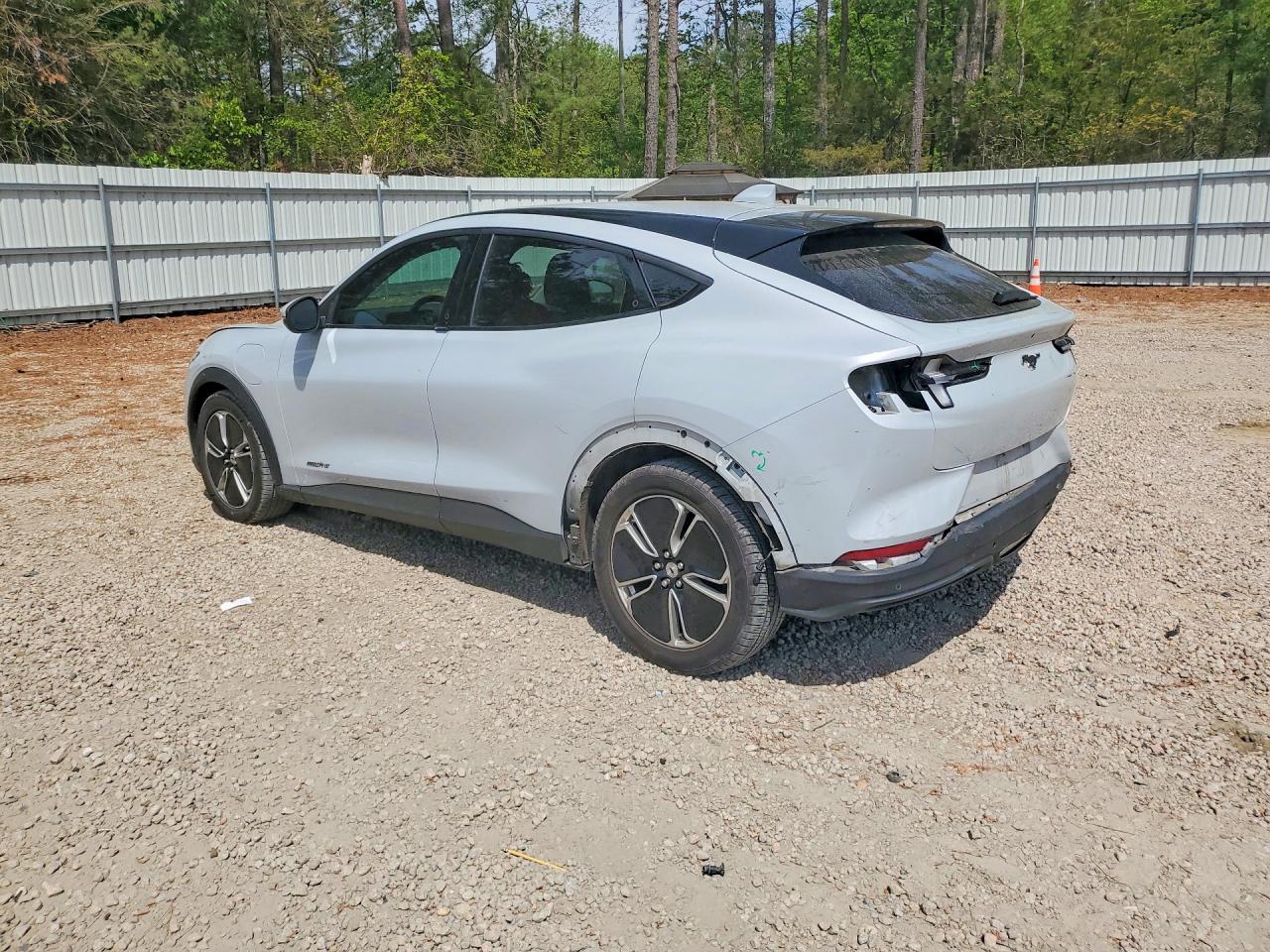 2022 FORD MUSTANG MACH-E SELECT photo 3
