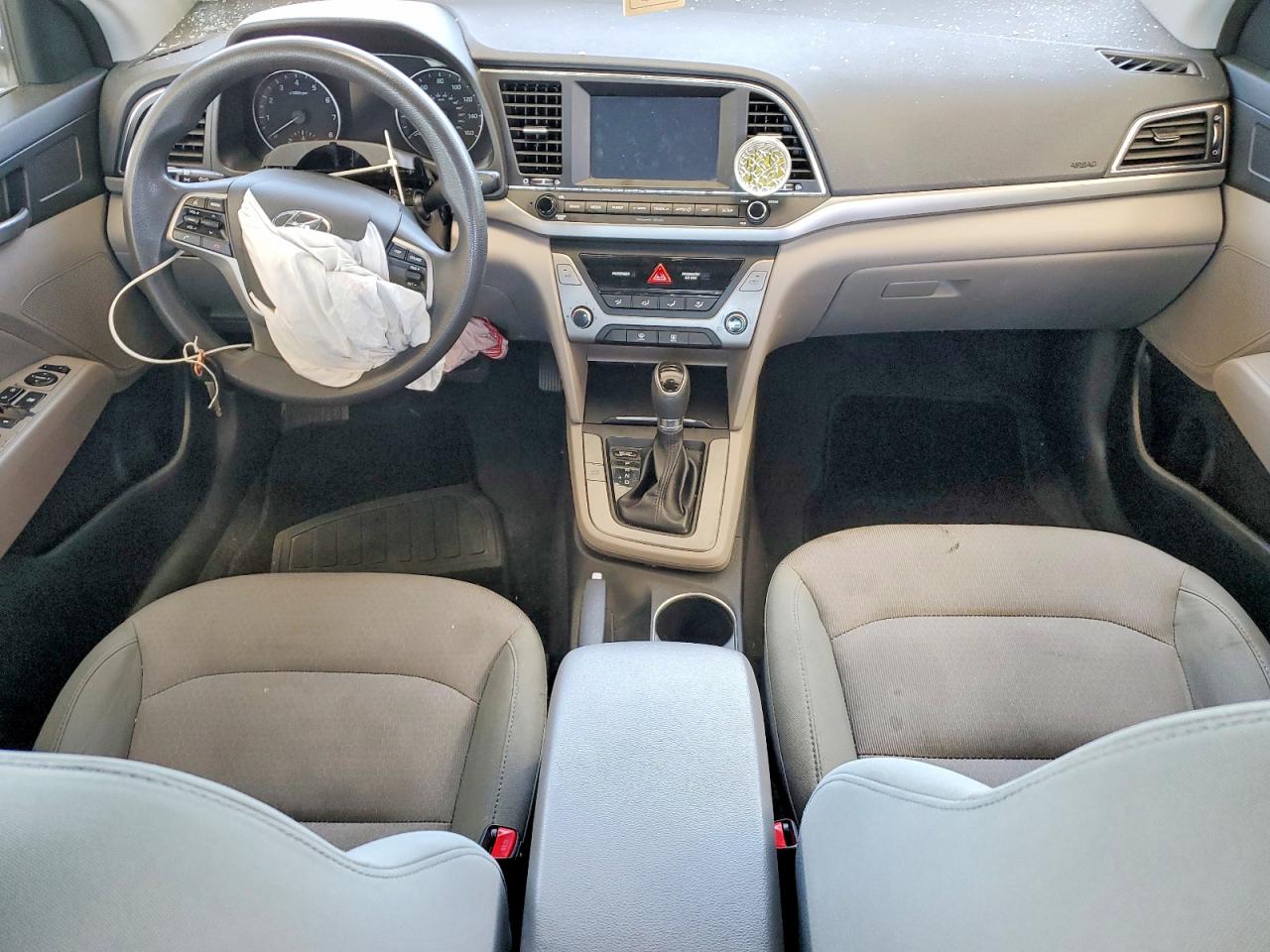2017 HYUNDAI ELANTRA SE photo 8