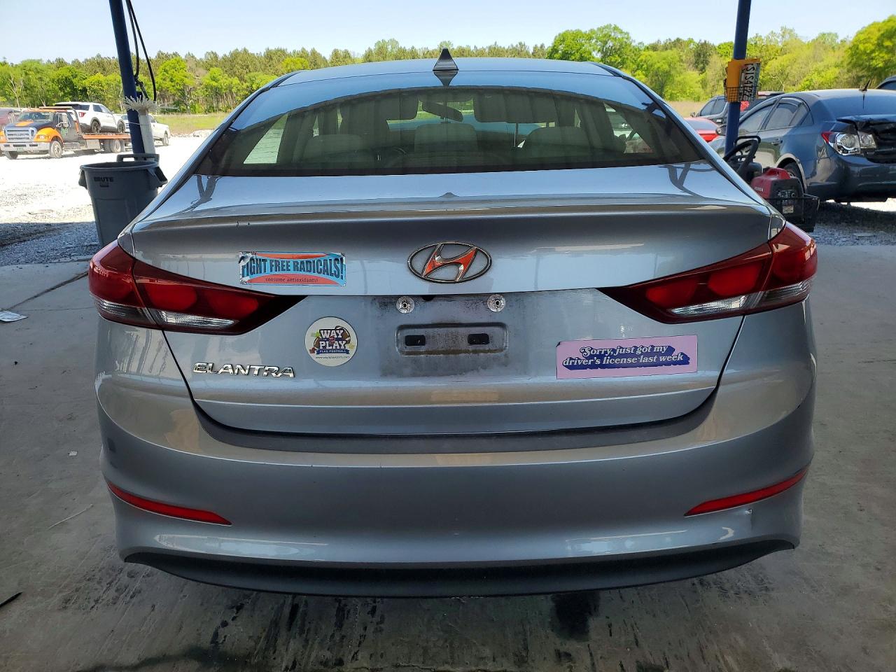 2017 HYUNDAI ELANTRA SE photo 6