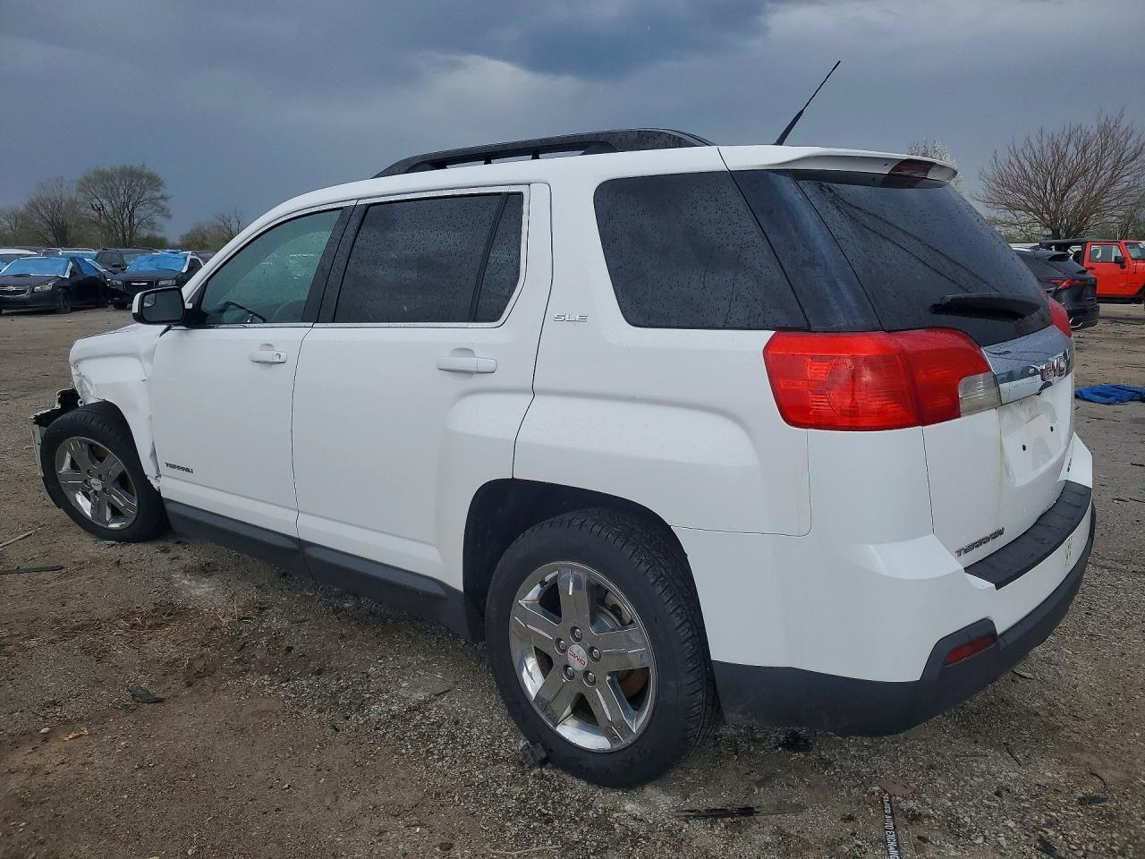 2012 GMC TERRAIN SLE photo 3