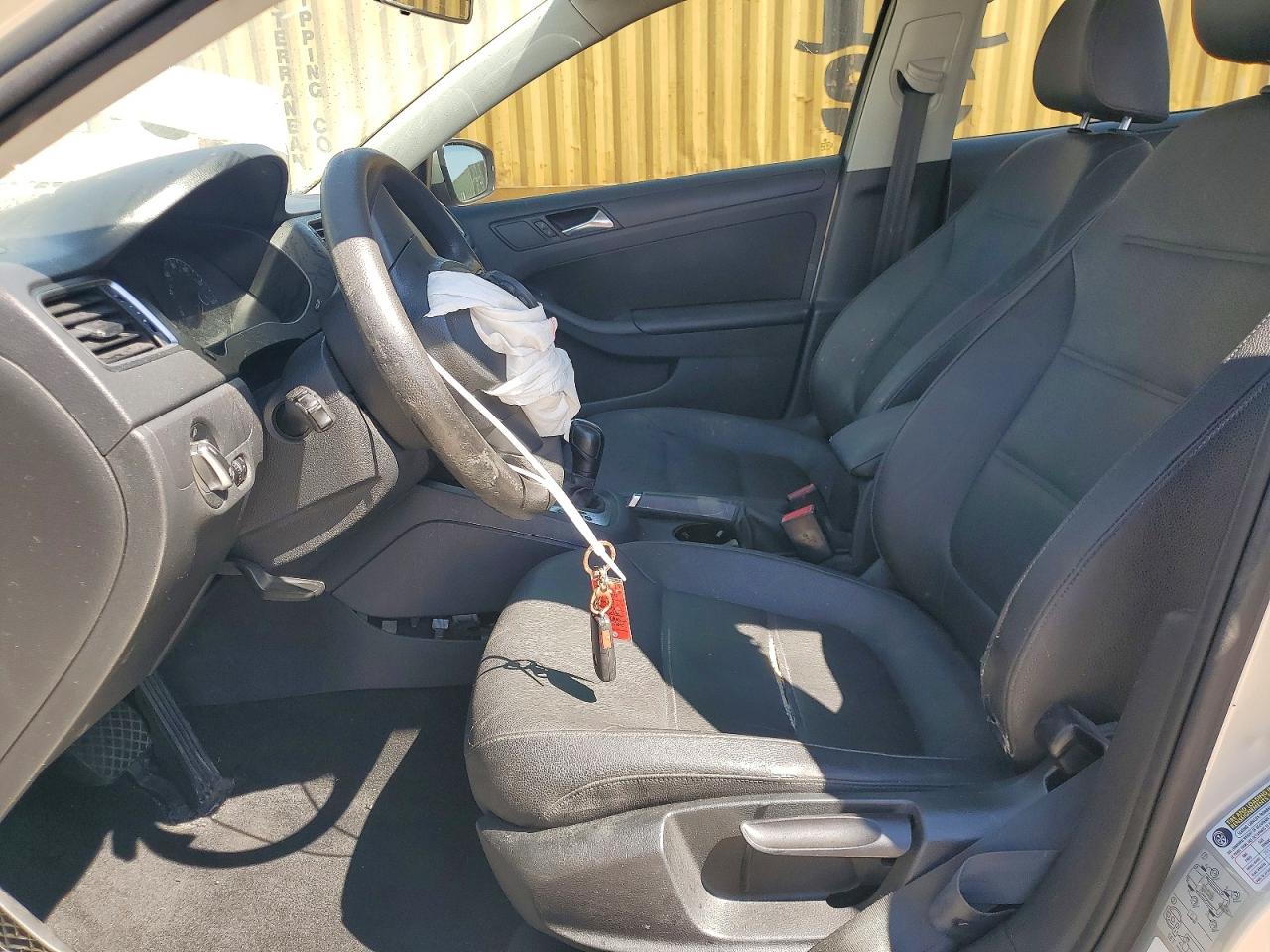 2011 VOLKSWAGEN JETTA SE photo 7
