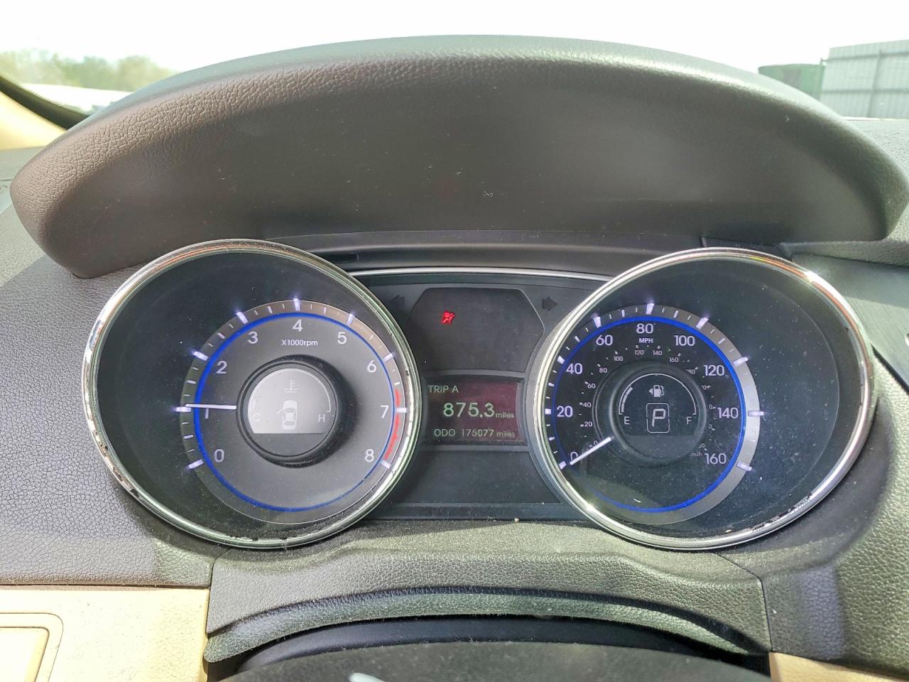 2014 HYUNDAI SONATA GLS photo 25