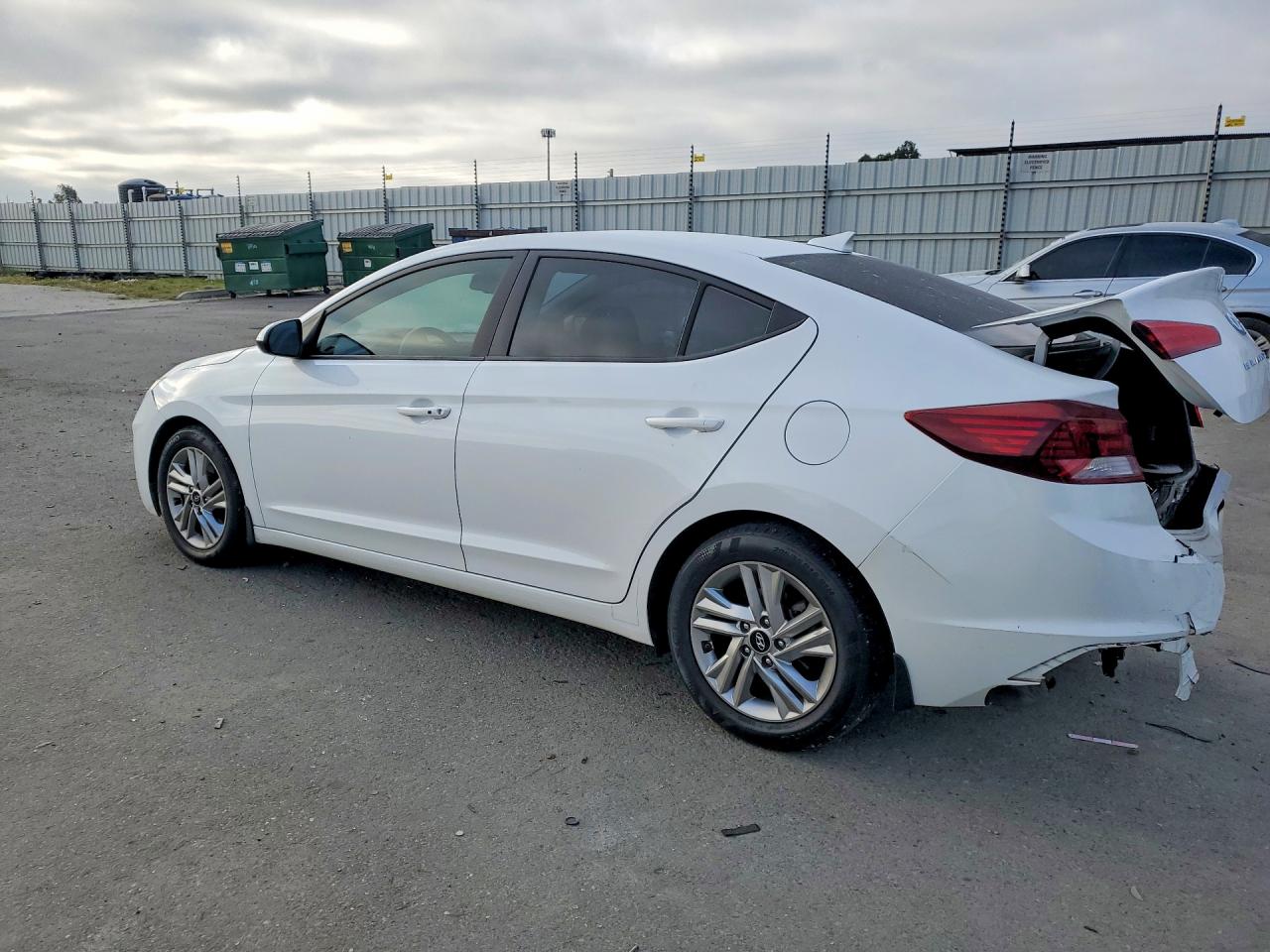 2020 HYUNDAI ELANTRA VALUE EDITION photo 3
