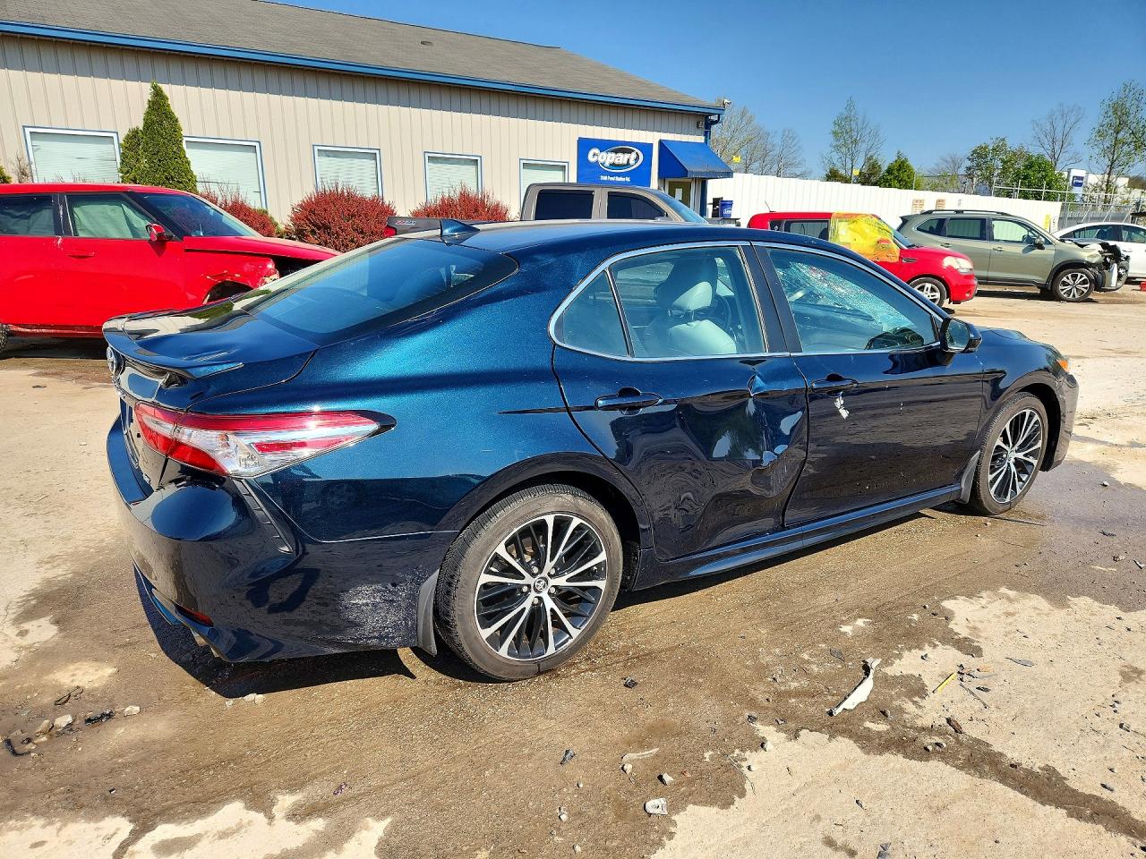 2019 TOYOTA CAMRY SE photo 7