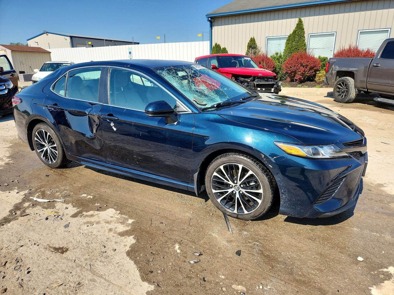2019 TOYOTA CAMRY SE photo 10