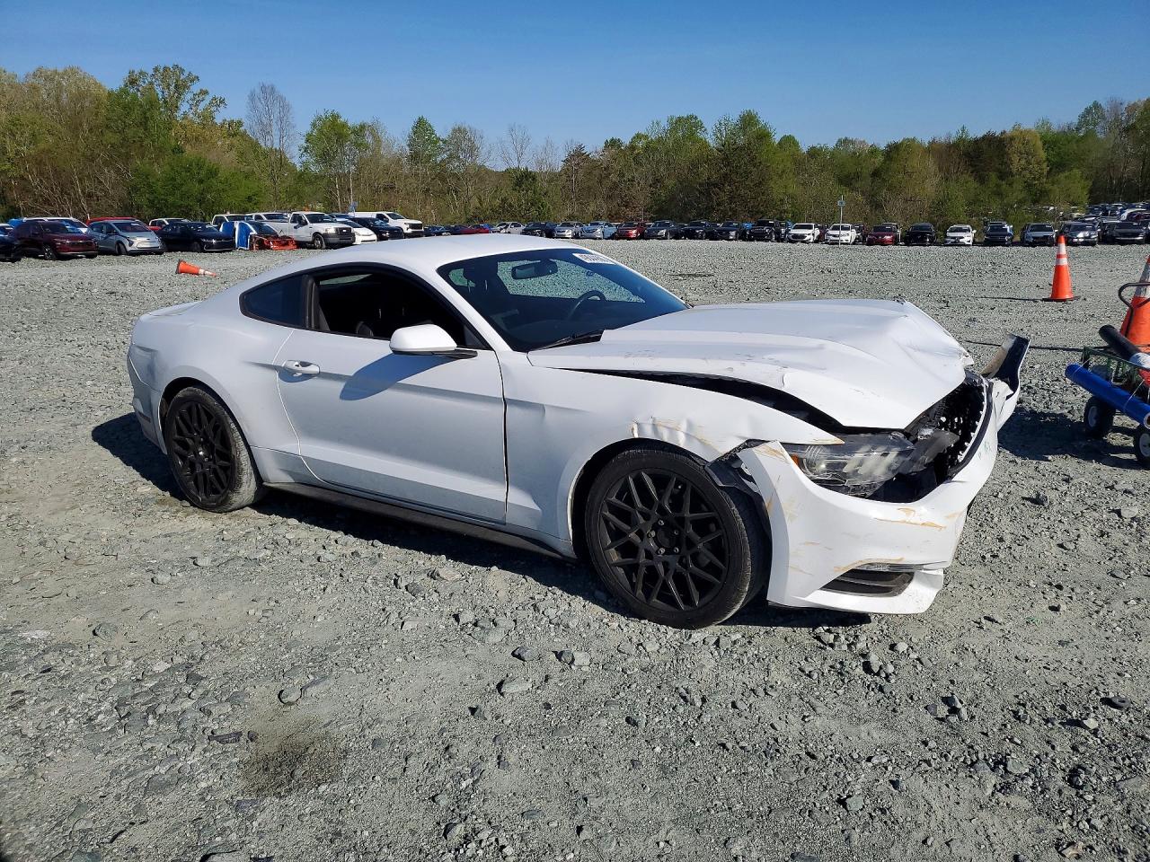 2017 FORD MUSTANG photo 7