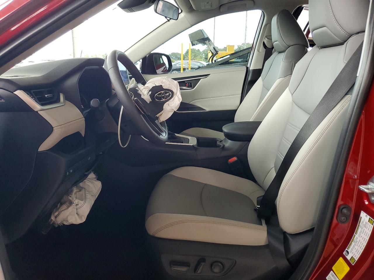 2024 TOYOTA RAV4 XLE PREMIUM photo 13