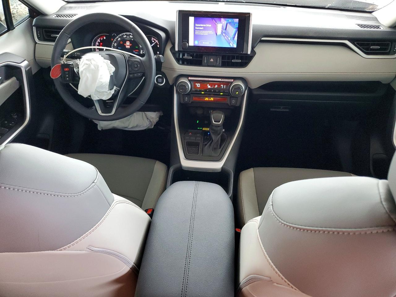 2024 TOYOTA RAV4 XLE PREMIUM photo 15