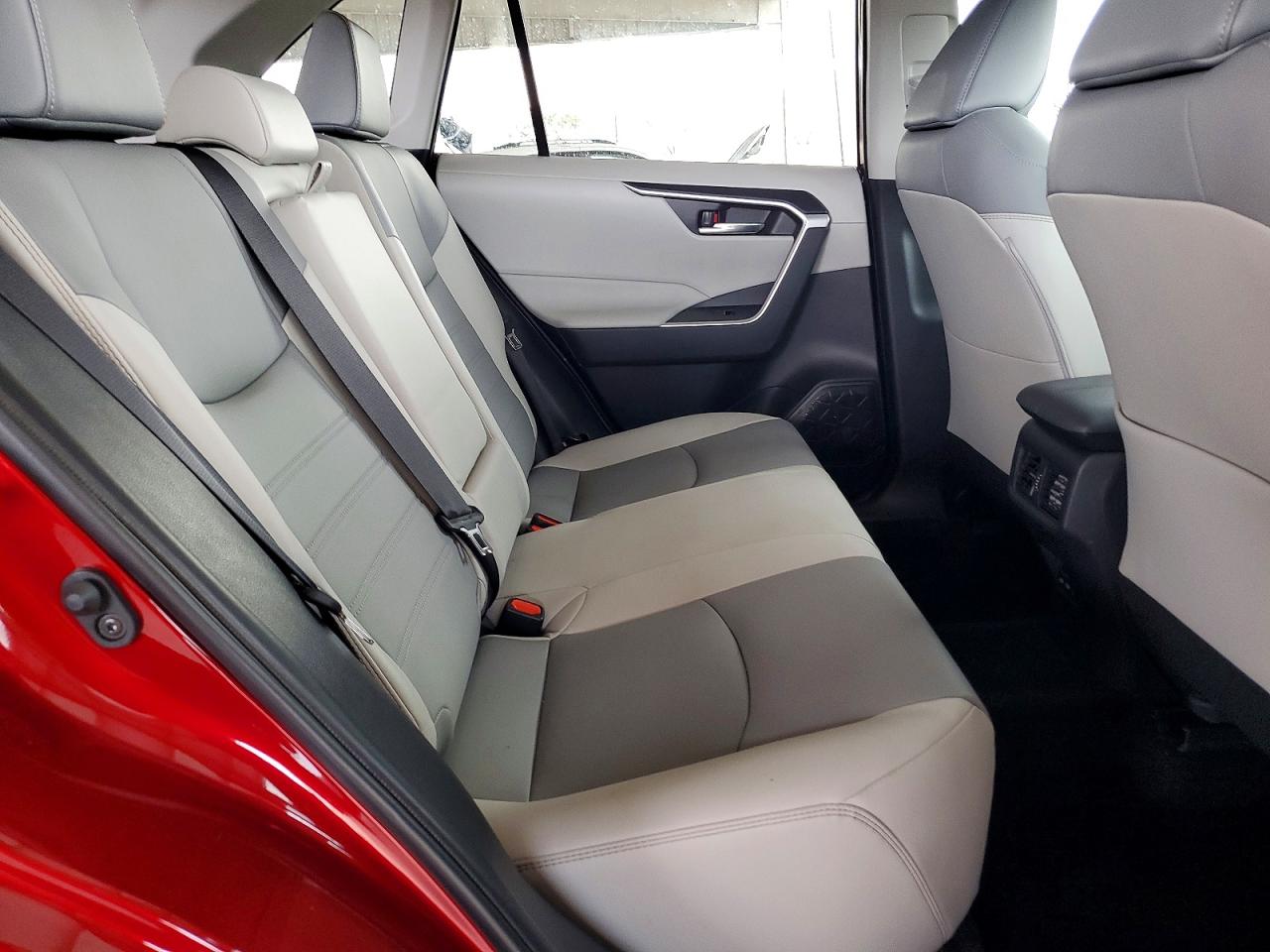 2024 TOYOTA RAV4 XLE PREMIUM photo 21