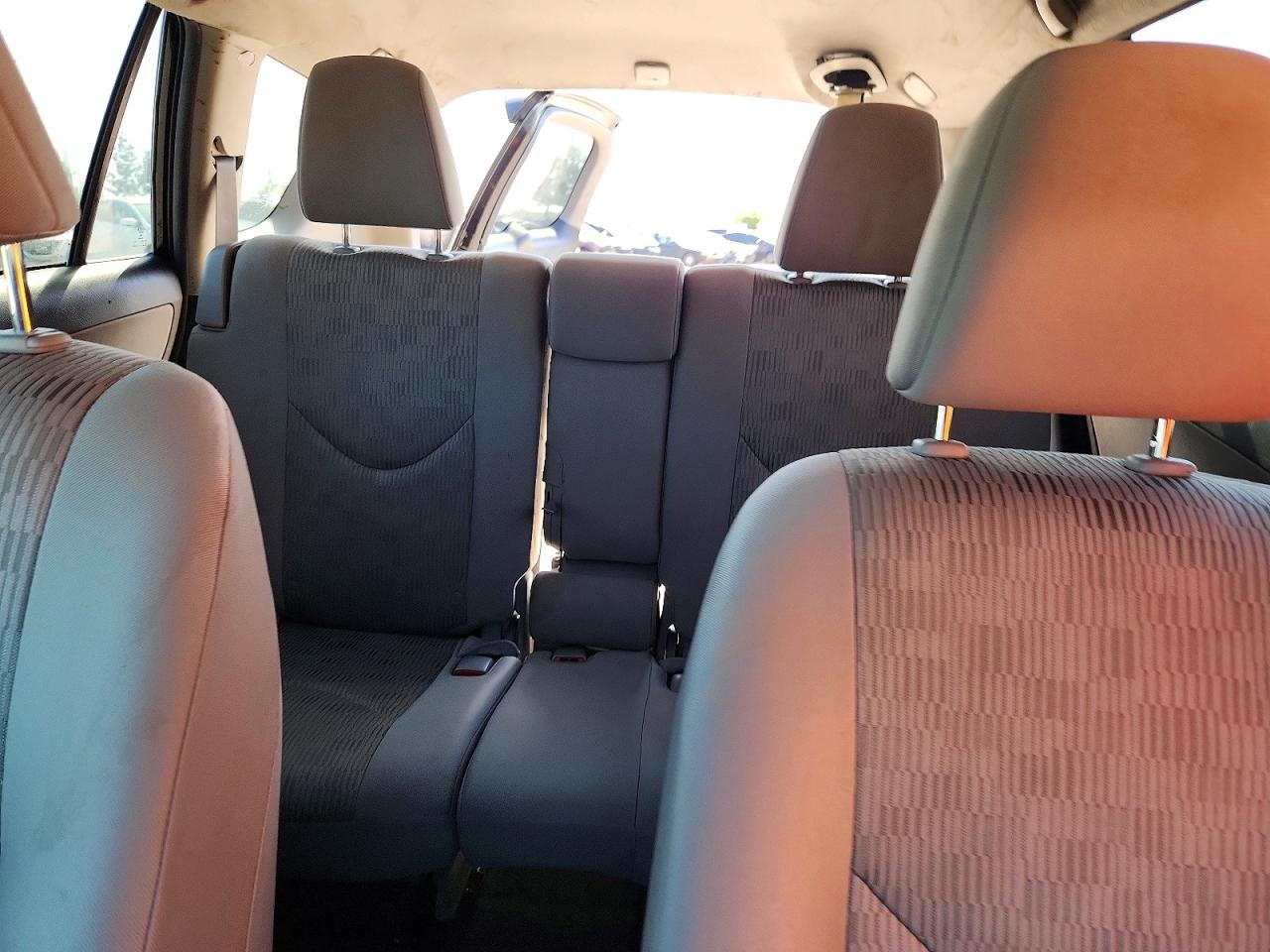 2012 TOYOTA RAV4 BASE photo 28