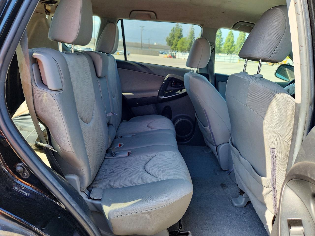 2012 TOYOTA RAV4 BASE photo 31