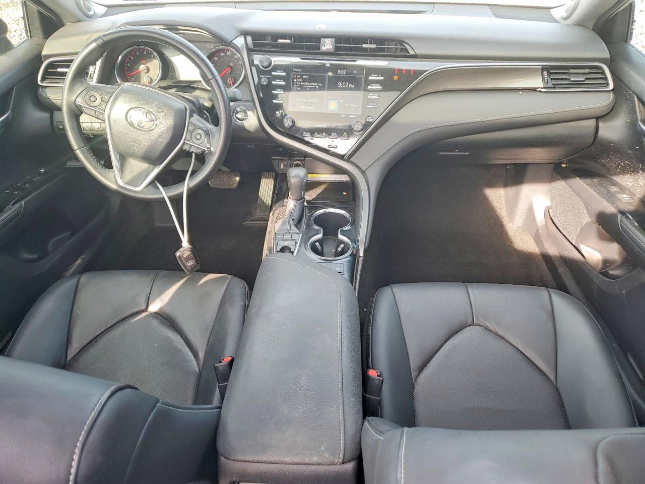 2019 TOYOTA CAMRY XSE photo 22