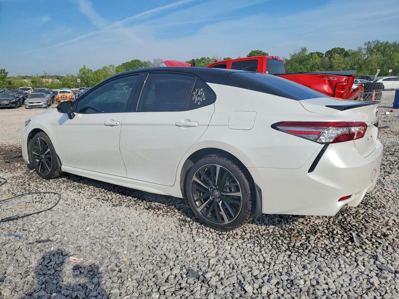 2019 TOYOTA CAMRY XSE photo 4