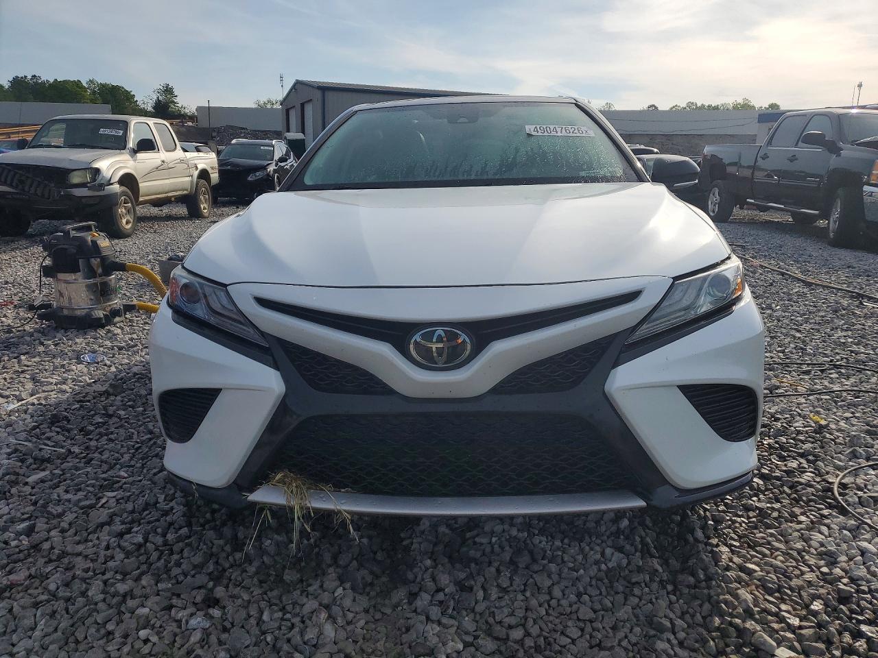 2019 TOYOTA CAMRY XSE photo 13