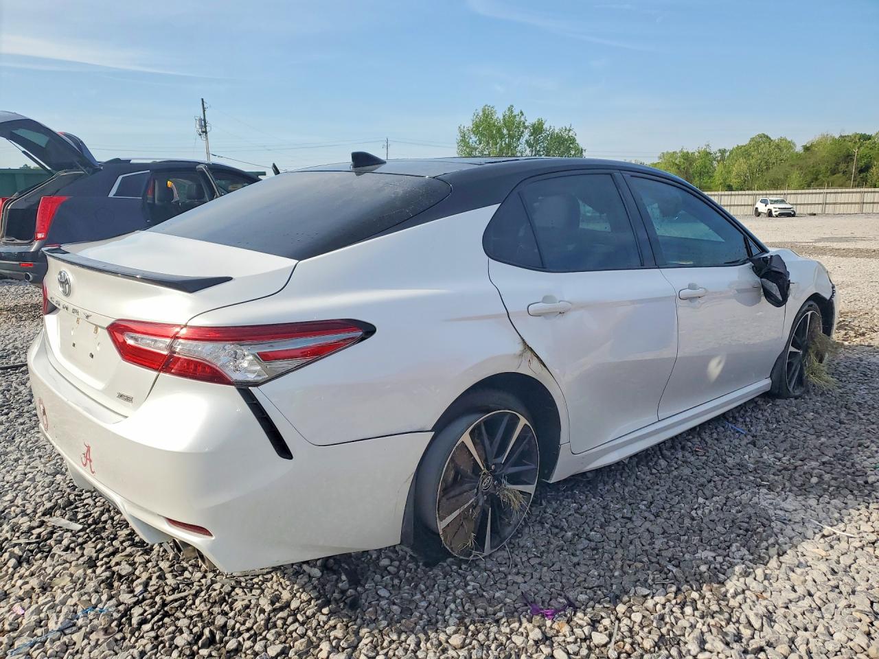2019 TOYOTA CAMRY XSE photo 7