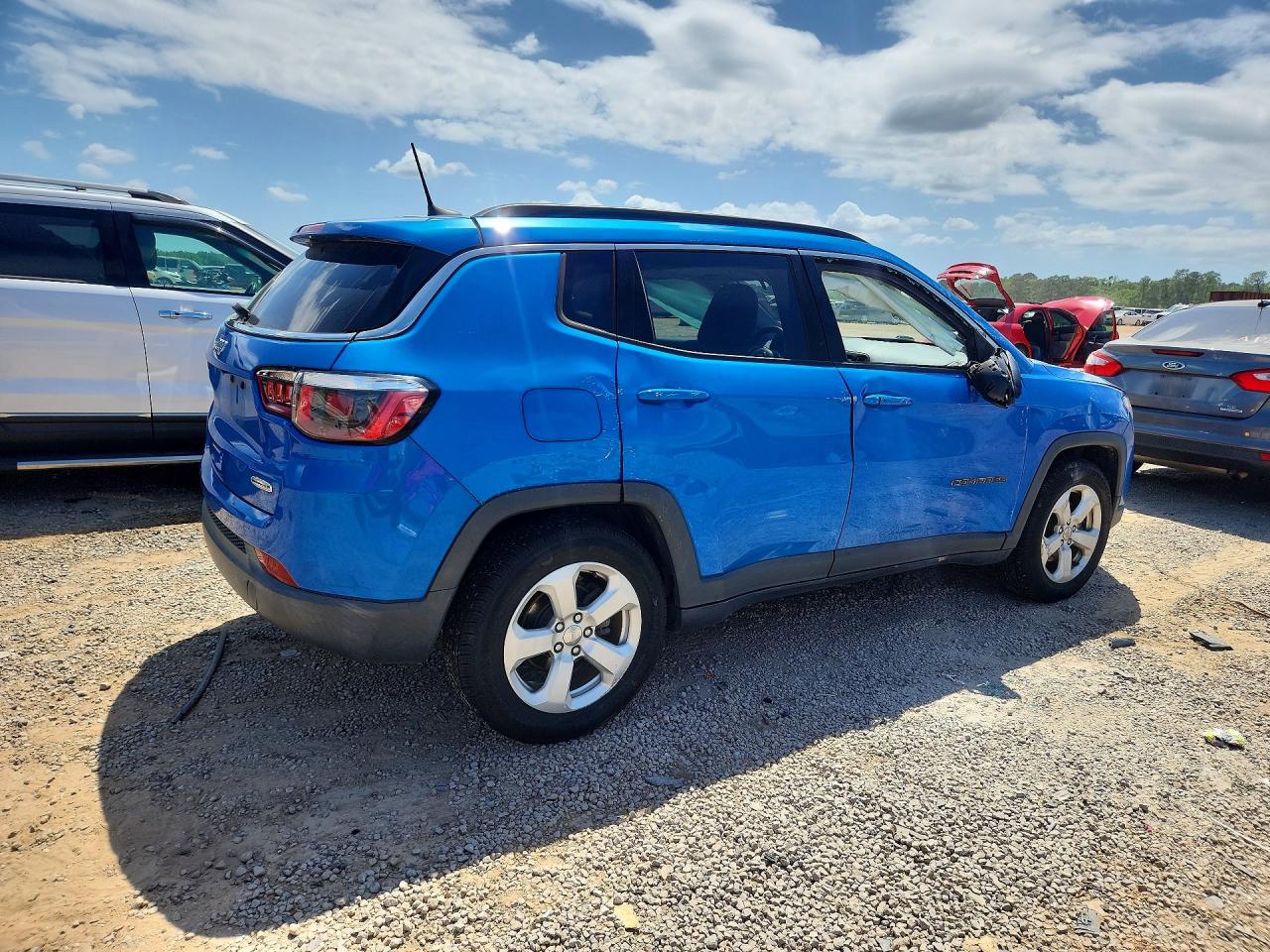 2019 JEEP COMPASS LATITUDE photo 3