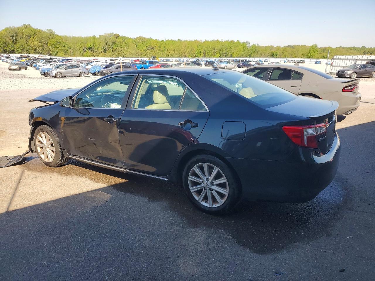 2013 TOYOTA CAMRY XLE V6 photo 2