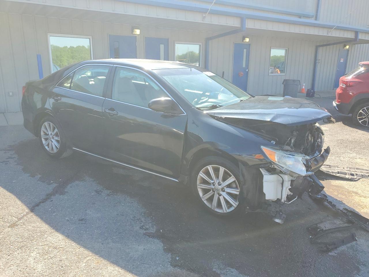 2013 TOYOTA CAMRY XLE V6 photo 4