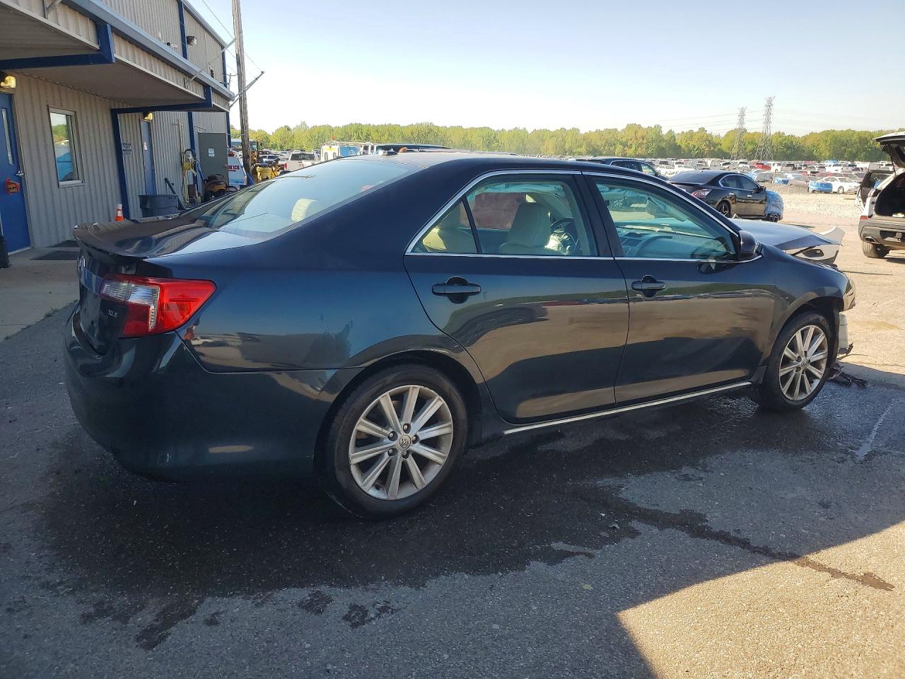 2013 TOYOTA CAMRY XLE V6 photo 3