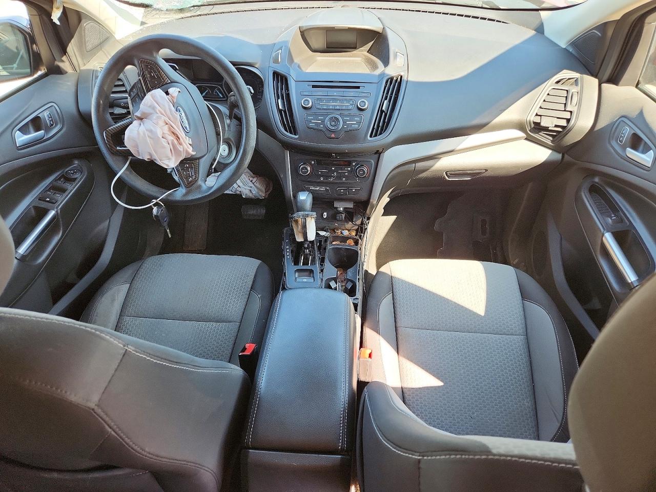 2017 FORD ESCAPE SE photo 8