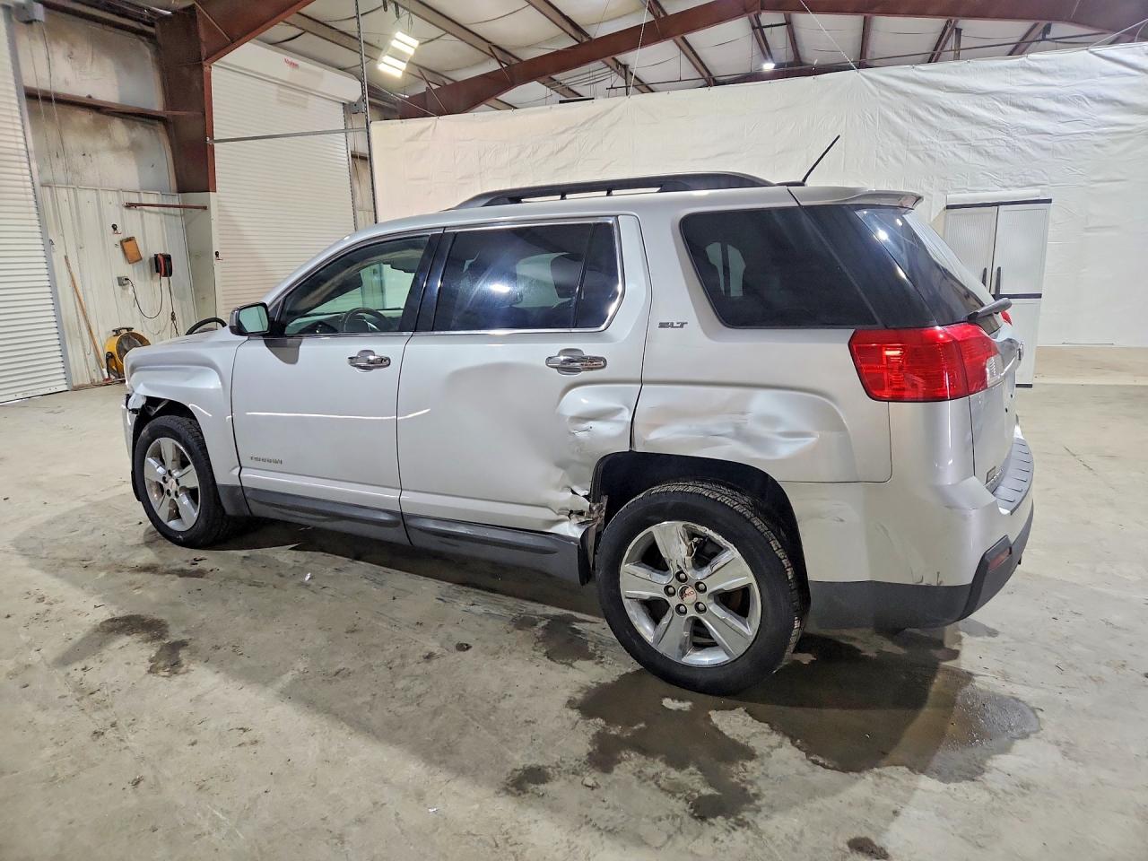 2015 GMC TERRAIN SLT photo 4
