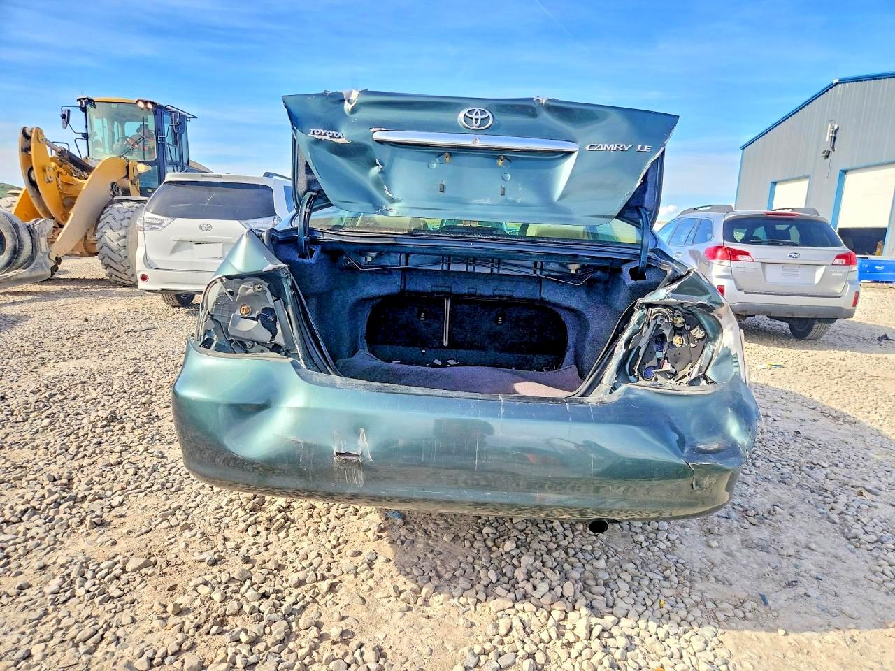 2005 TOYOTA CAMRY LE photo 11