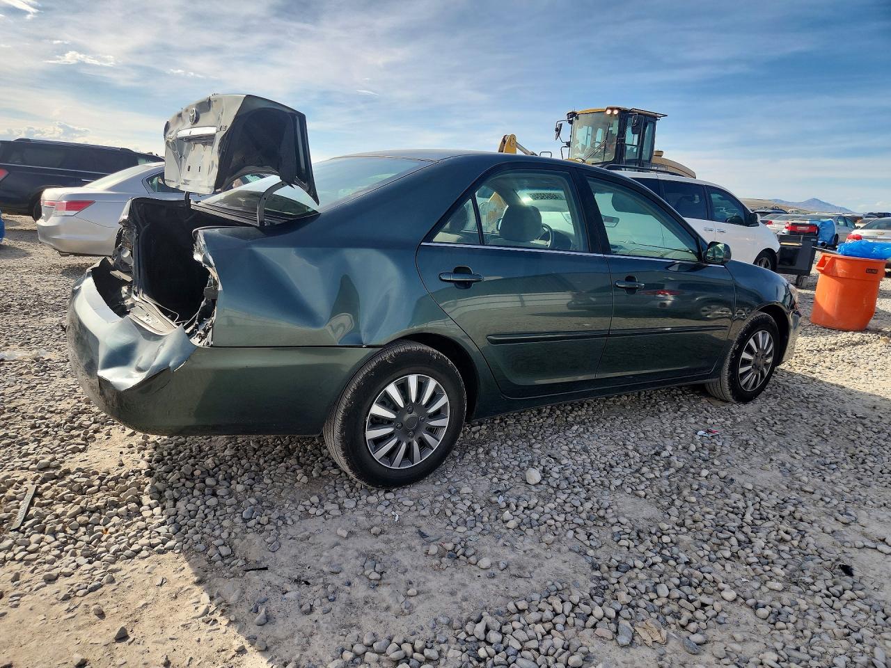 2005 TOYOTA CAMRY LE photo 5