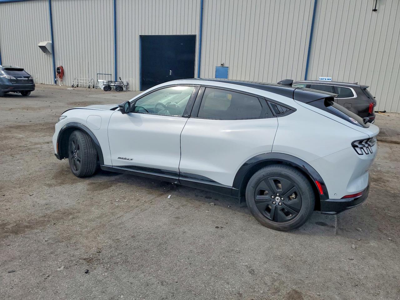 2022 FORD MUSTANG MACH-E CALIFORNIA ROUTE 1 photo 3