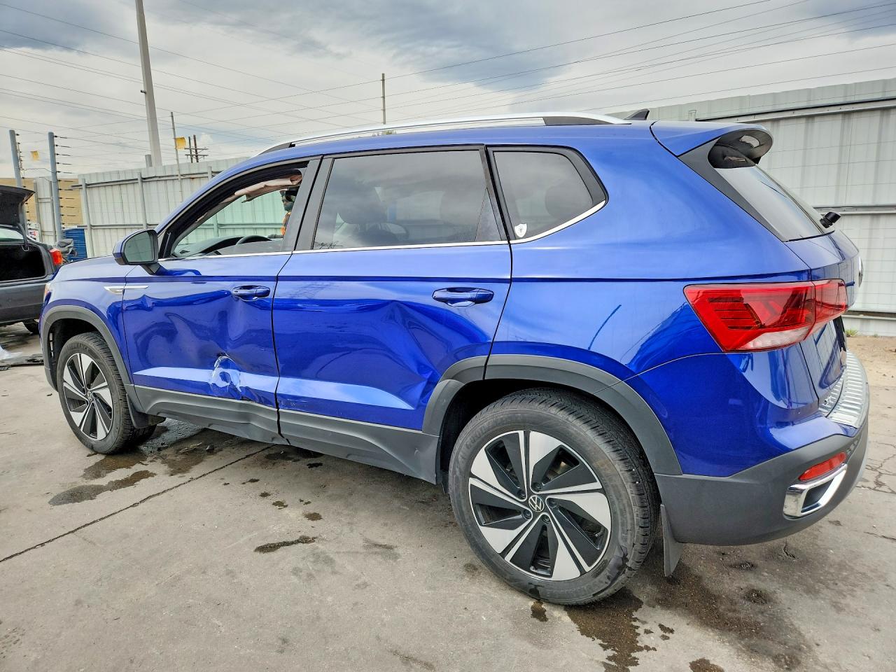 2024 VOLKSWAGEN TAOS SE photo 3