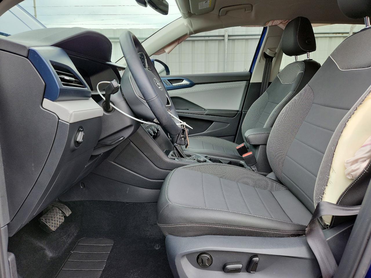 2024 VOLKSWAGEN TAOS SE photo 13